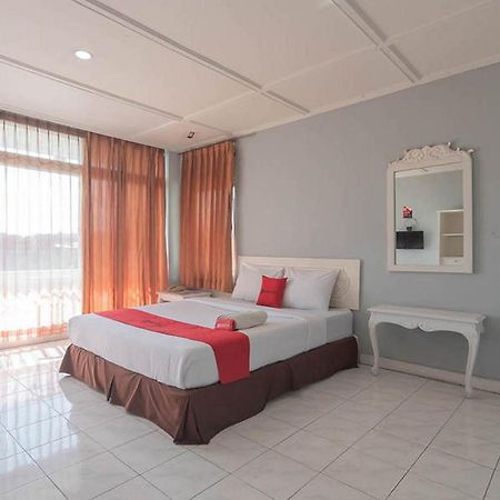 Hotel Reddoorz At Jalan Raya Lembang à Padasul Extérieur photo