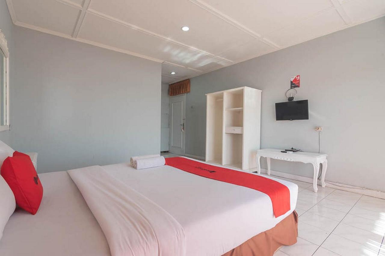 Hotel Reddoorz At Jalan Raya Lembang à Padasul Extérieur photo