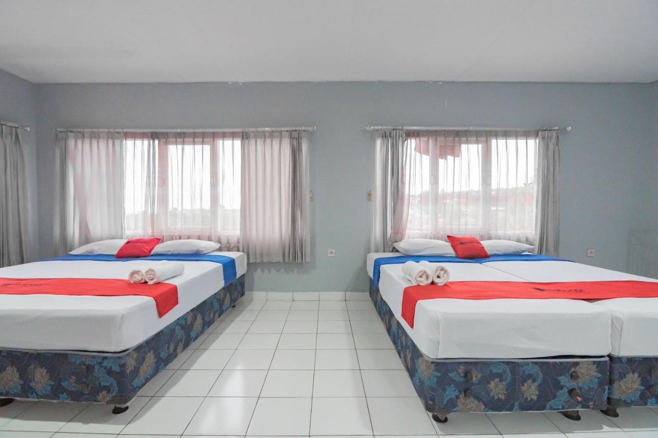 Hotel Reddoorz At Jalan Raya Lembang à Padasul Extérieur photo