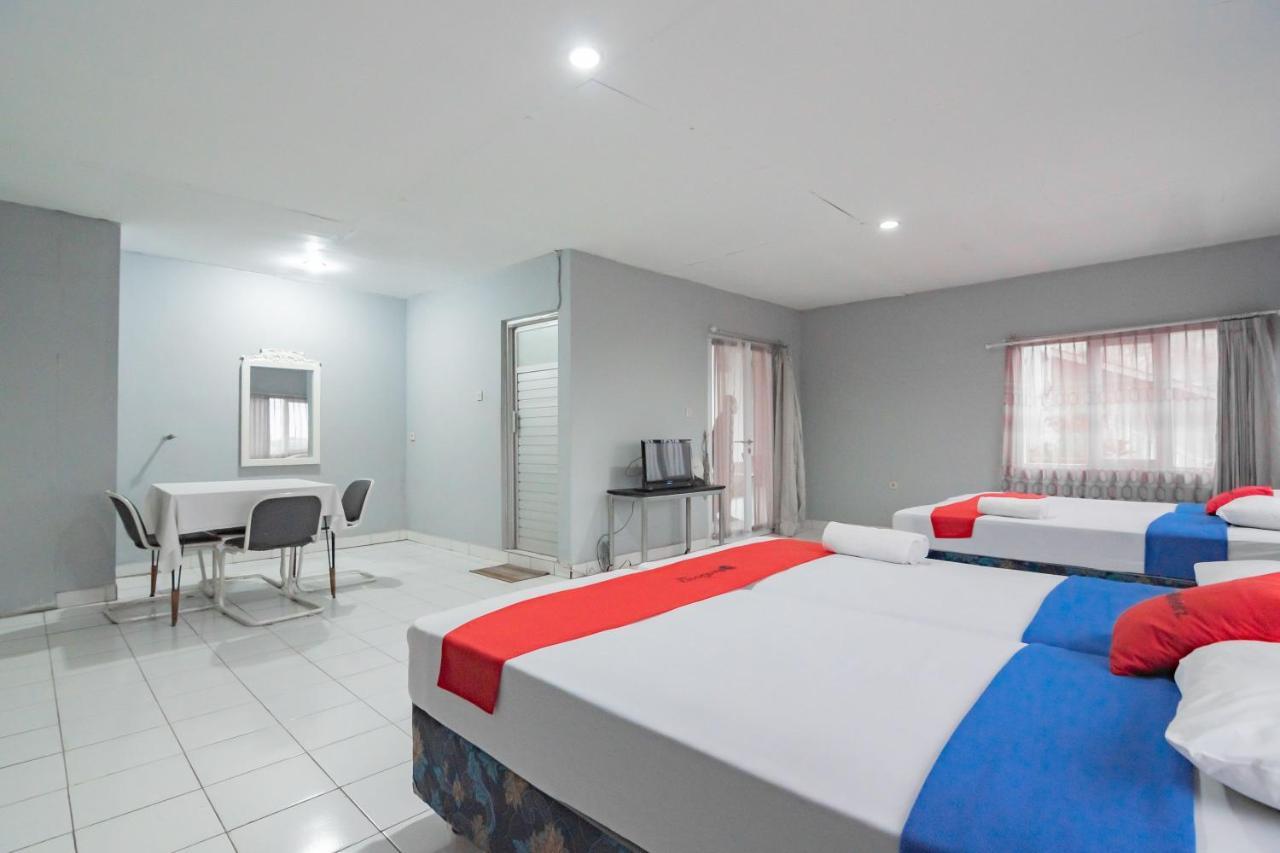 Hotel Reddoorz At Jalan Raya Lembang à Padasul Extérieur photo
