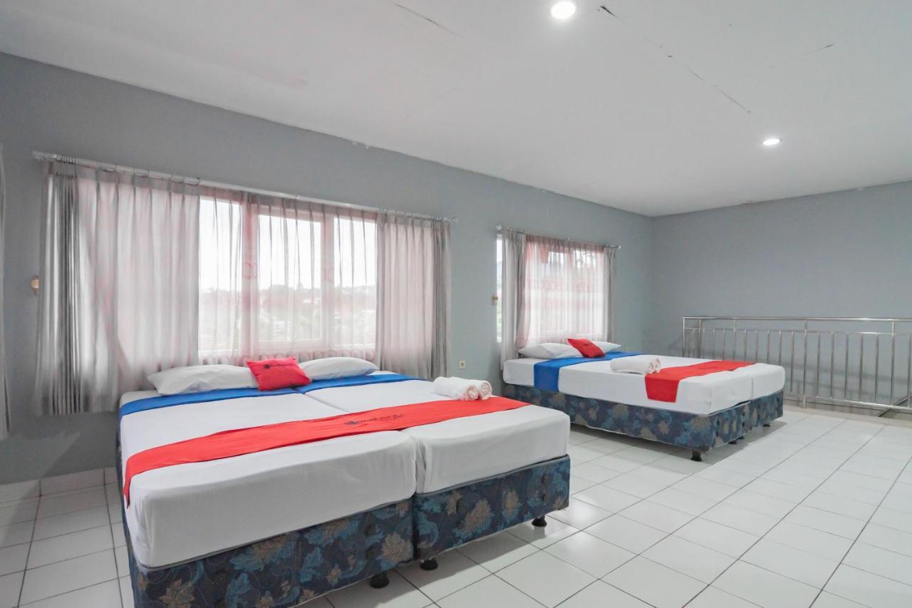Hotel Reddoorz At Jalan Raya Lembang à Padasul Extérieur photo