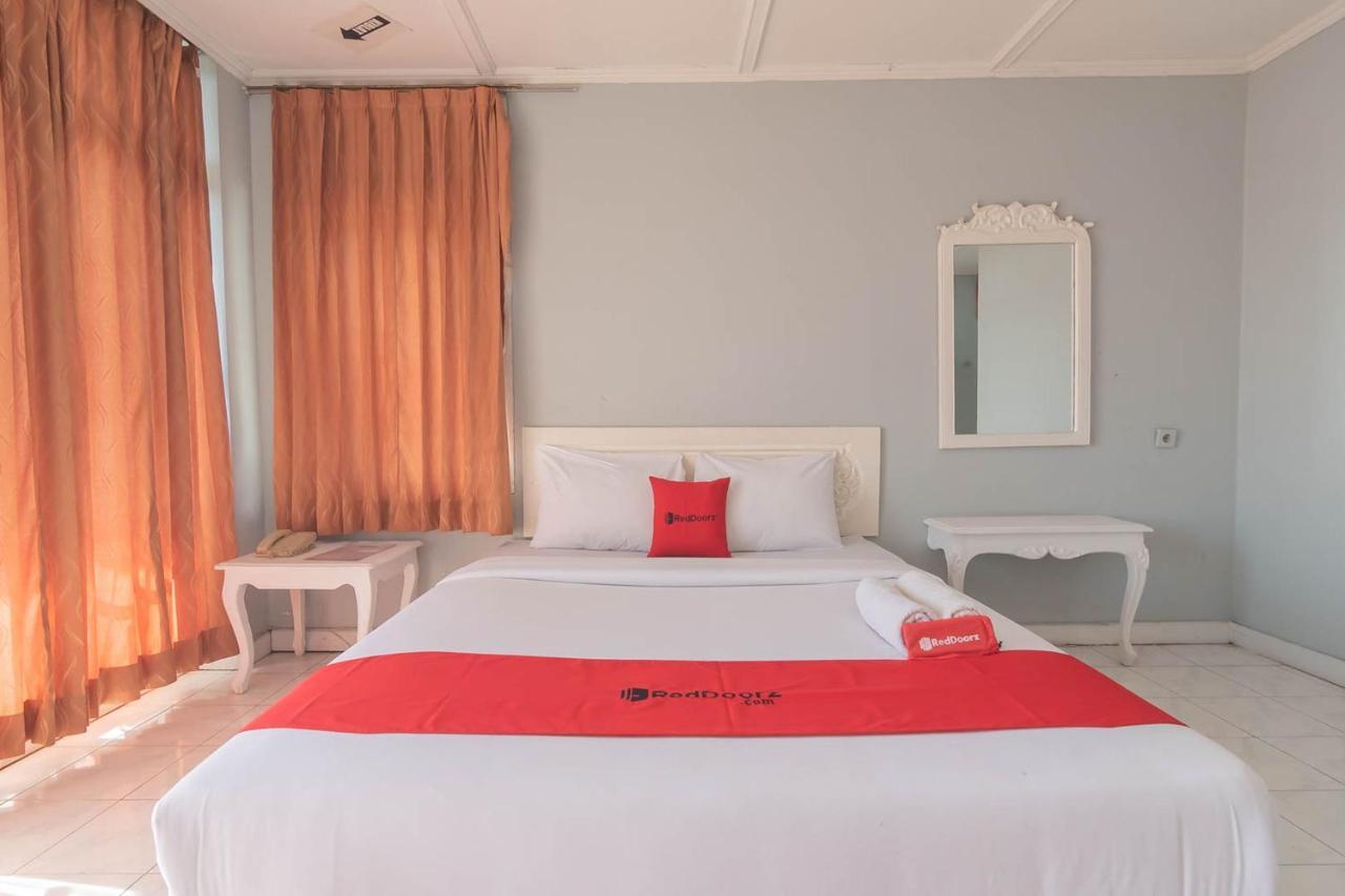 Hotel Reddoorz At Jalan Raya Lembang à Padasul Extérieur photo