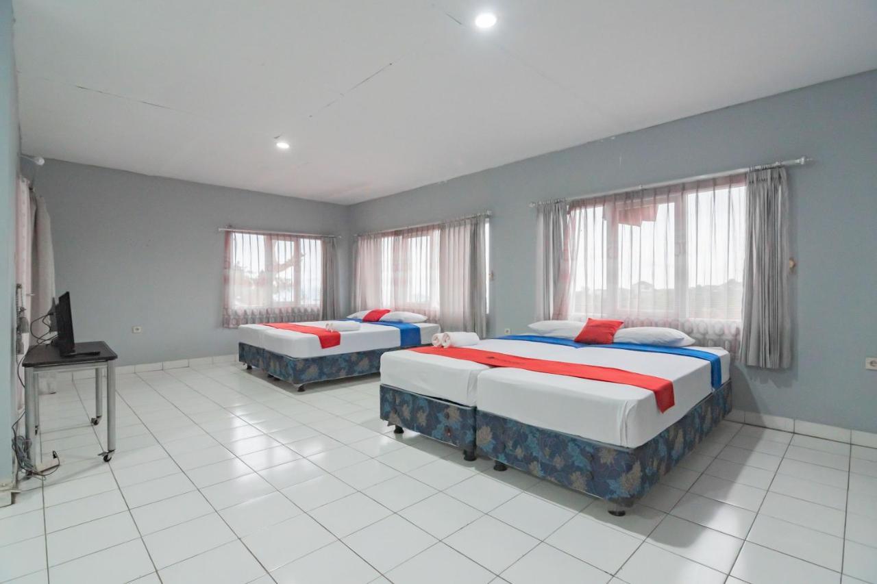 Hotel Reddoorz At Jalan Raya Lembang à Padasul Extérieur photo